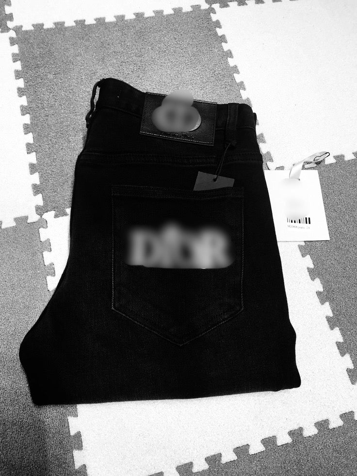 Wholesale Clothing Plug | Streetwear, Denim, Jerseys & Hoodies. | Direct Supplier